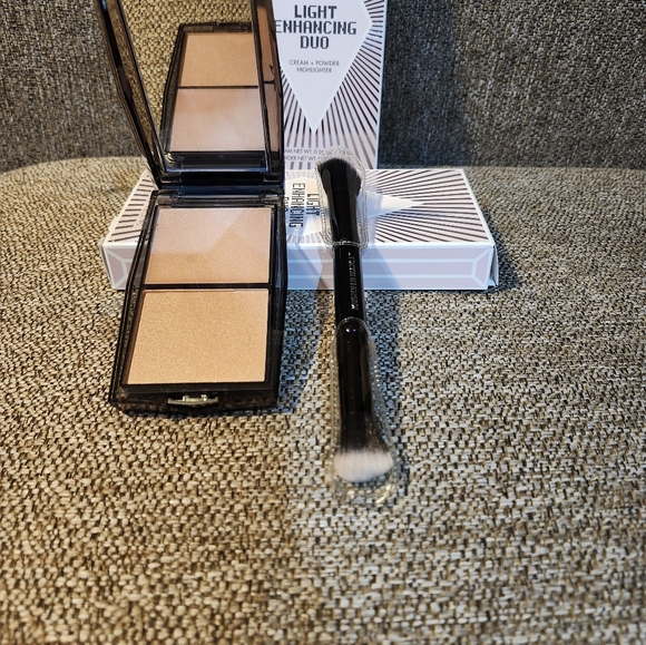 Spa candles and makeup - Picture 13 of 13